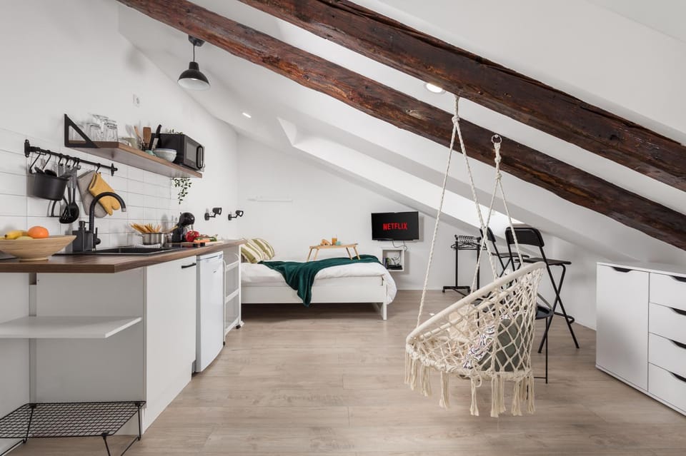 Kitchen or kitchenette, Bedroom