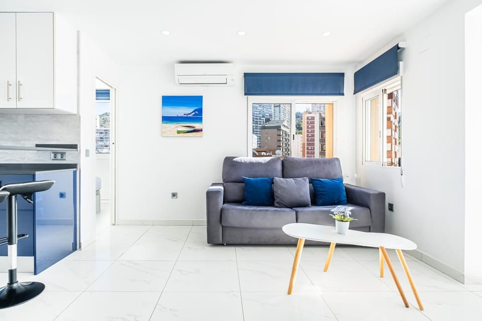 Kitchen or kitchenette, Living room, air conditioner