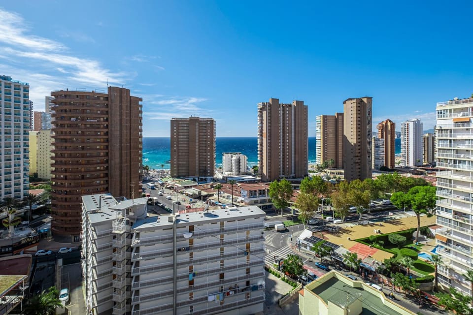 Off site, Day, Neighbourhood, City view, Sea view, Street view, Location