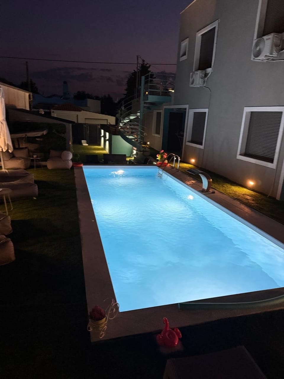 Swimming pool