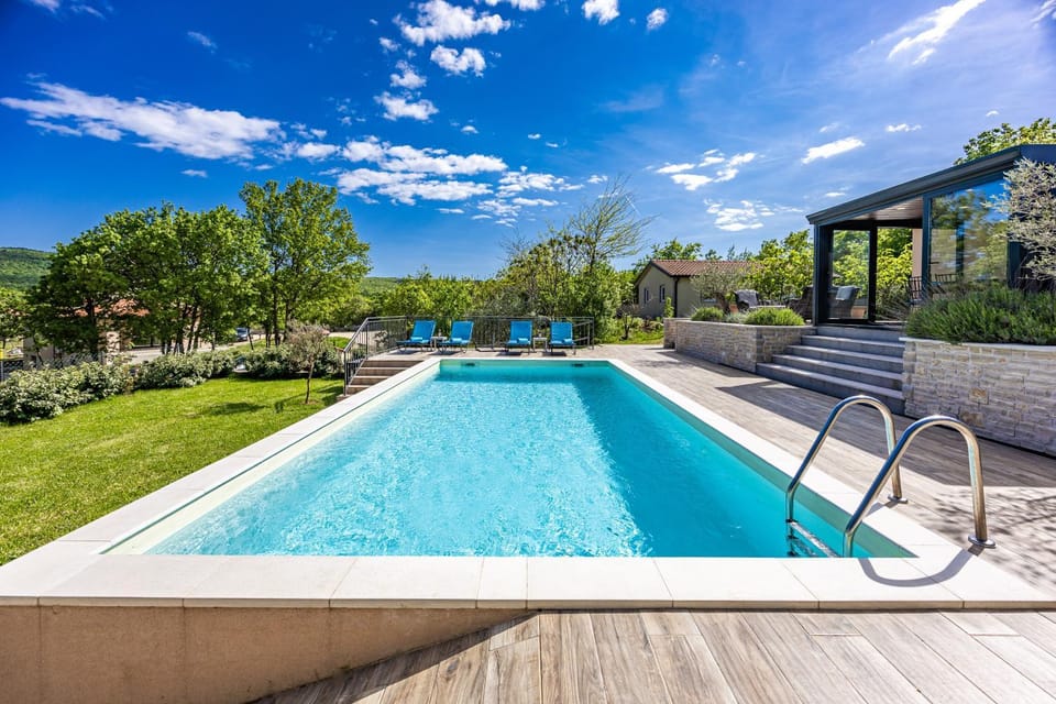 Day, Natural landscape, Garden, Garden view, Pool view, Swimming pool, sunbed