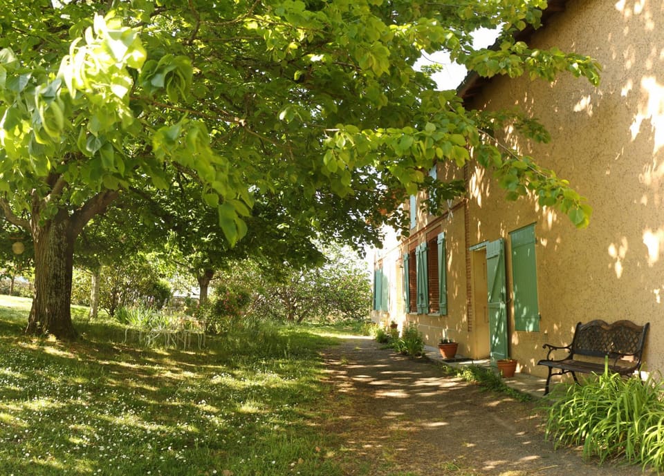 Property building, Facade/entrance, Garden, Balcony/Terrace, Garden view, Internal: Not applicable to any particular room