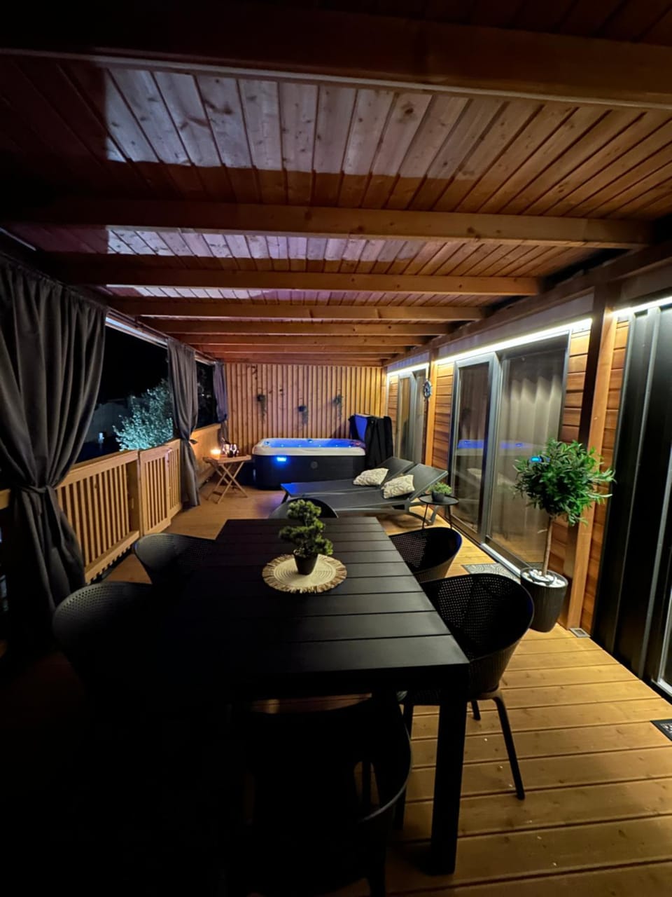 Hot Tub, Seating area, sunbed