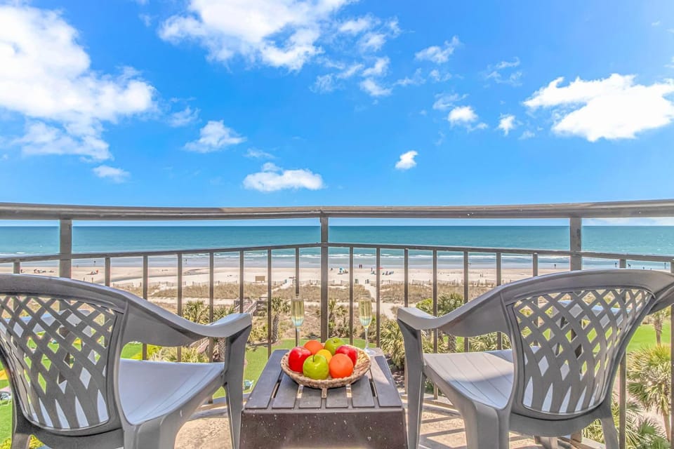 5th Floor Direct Oceanfront Double Suite Sleeps 6 Meridian Plaza 503 House in Myrtle Beach