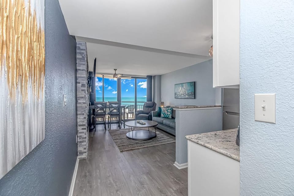 5th Floor Direct Oceanfront Double Suite Sleeps 6 Meridian Plaza 503 House in Myrtle Beach