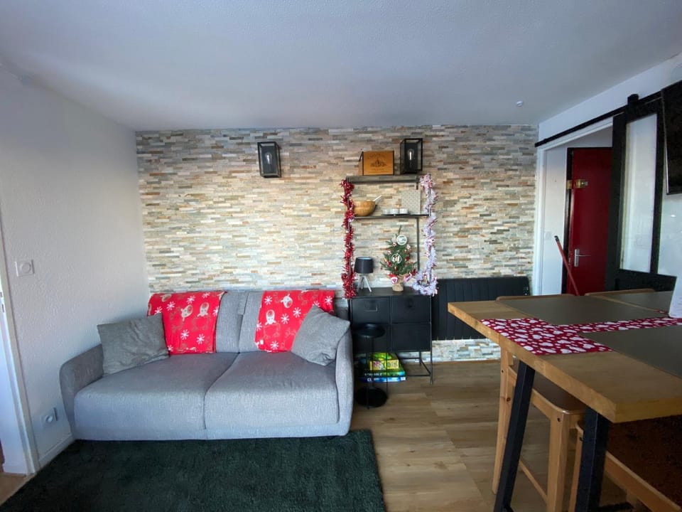 Magnifique T3 au Pla D Adet (Saint Lary)grand confort entièrement refait à neuf avec une vue exceptionnelle sur la vallée Apartment in Saint-Lary-Soulan