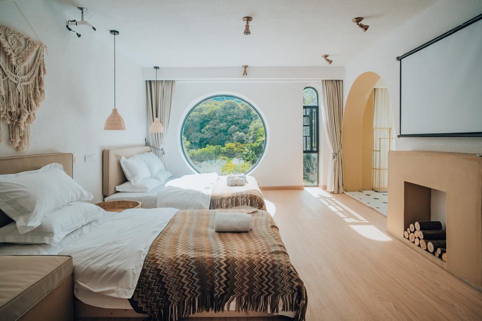 Distant Mountain Forest Wild Luxury Homestay House in Shenzhen