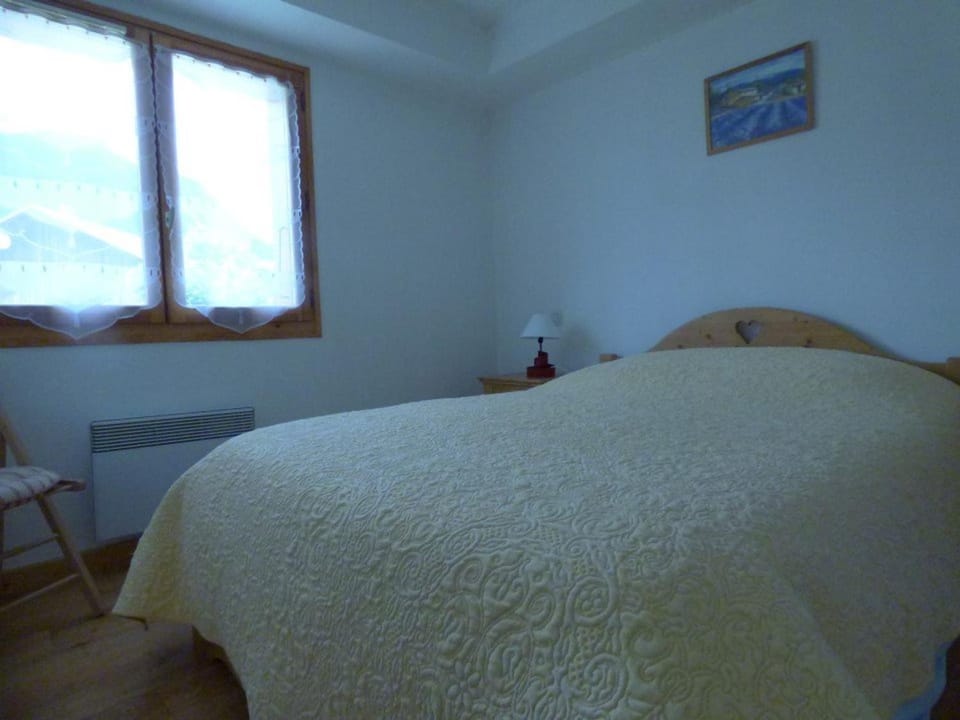 Charmant T2 + cabine, 6 pers, garage, près des stations La Clusaz et Le Grand-Bornand - FR-1-458-94 Cabin in La Clusaz