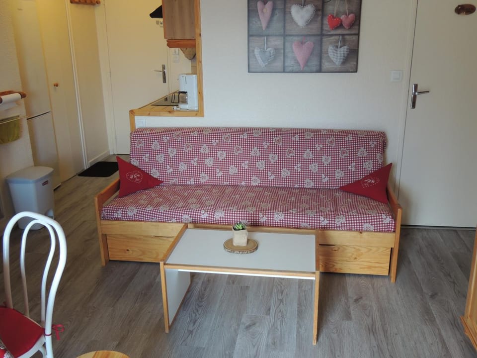 F2 Le Corbier aux pieds des pistes, commerces et esf Apartment in Villarembert