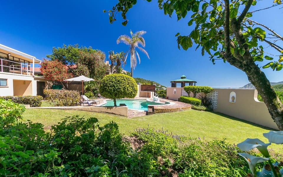 Property building, Garden, Garden view, Swimming pool