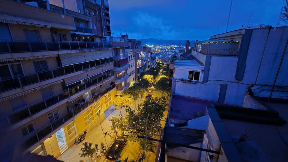 Bird's eye view, Location