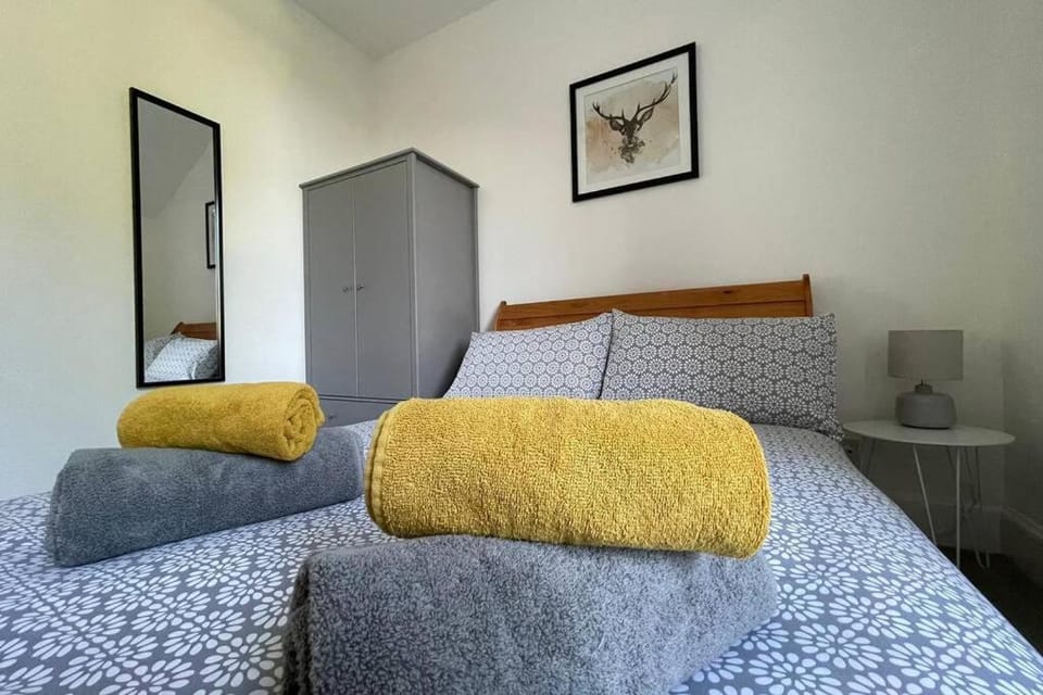 Bed, Photo of the whole room, Bedroom, wardrobe