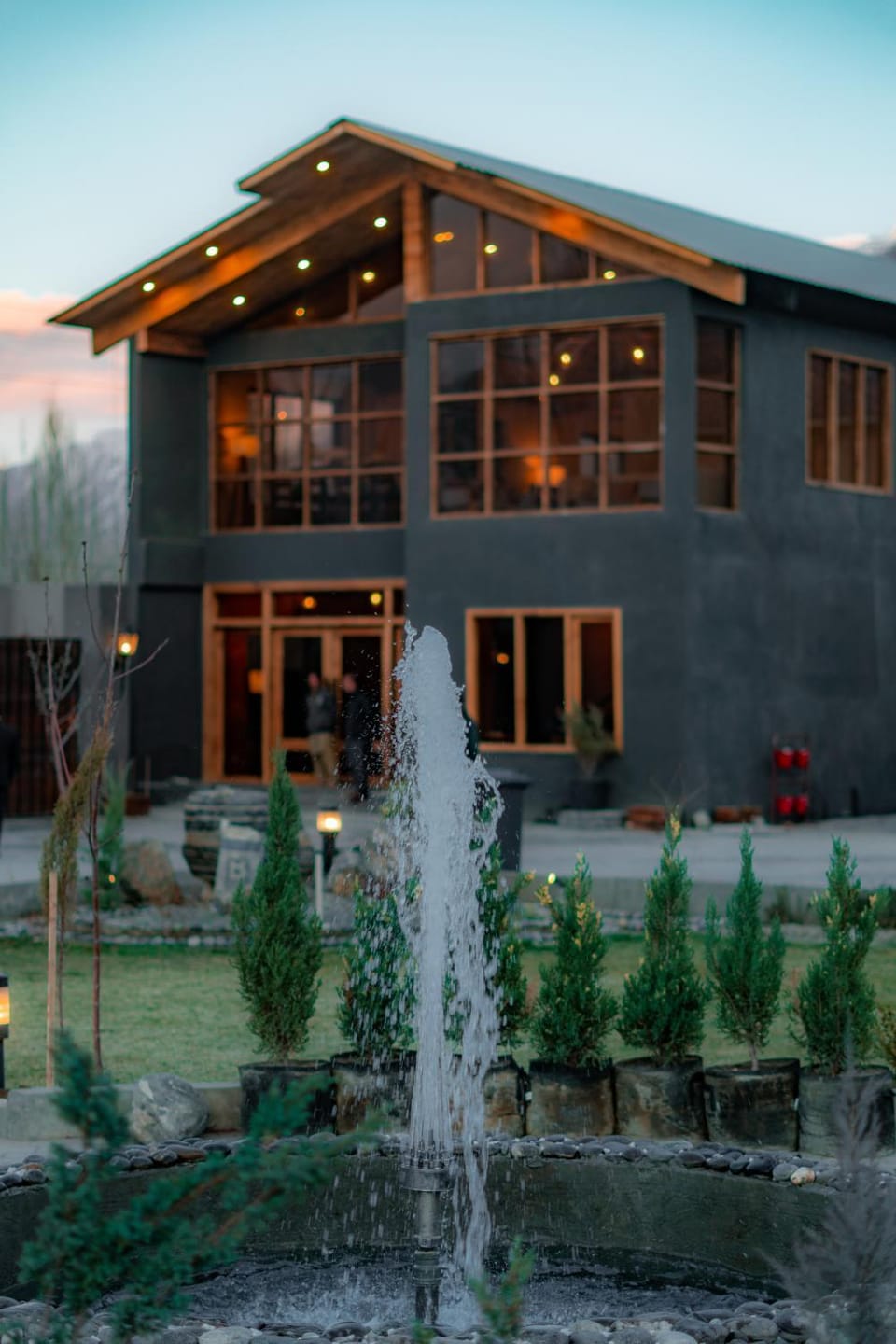 Property building, Spring, Day, Garden, Garden view