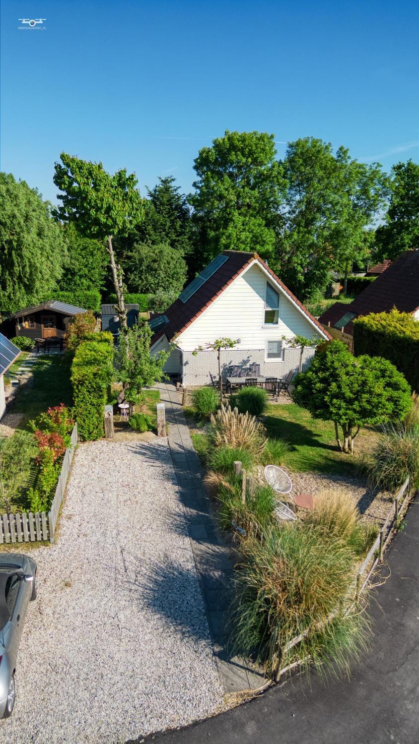 Property building, Day, Garden, Garden view