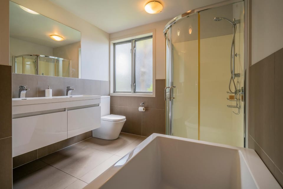 Matarangi Lakeside Gem - Golfers Dream! Apartment in Auckland Region