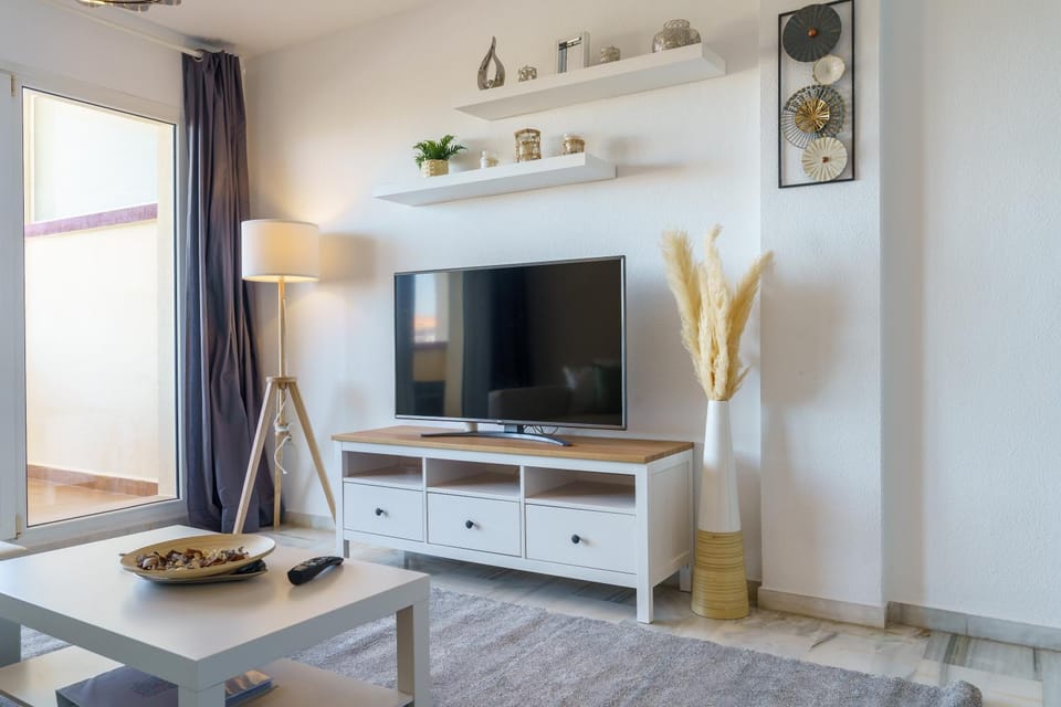 Chic Beachfront Flat with Amazing Sea Views and Private Indoor Parking Apartment in Benalmadena