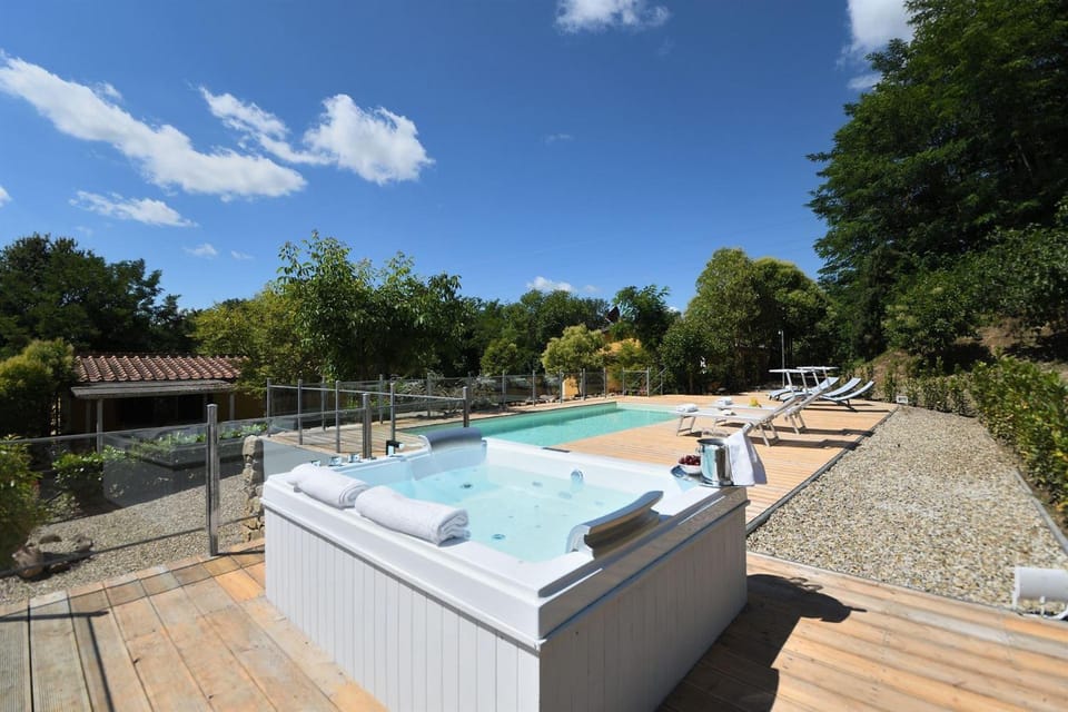 Villa Paradiso Villa in Tuscany