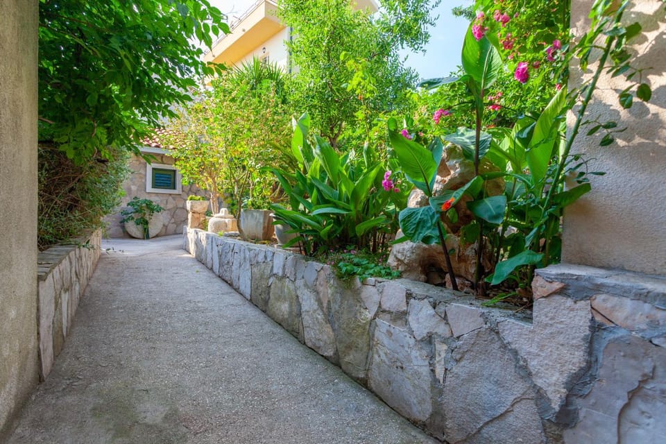 Sea and Lemon Tree apartment Apartment in Split-Dalmatia County