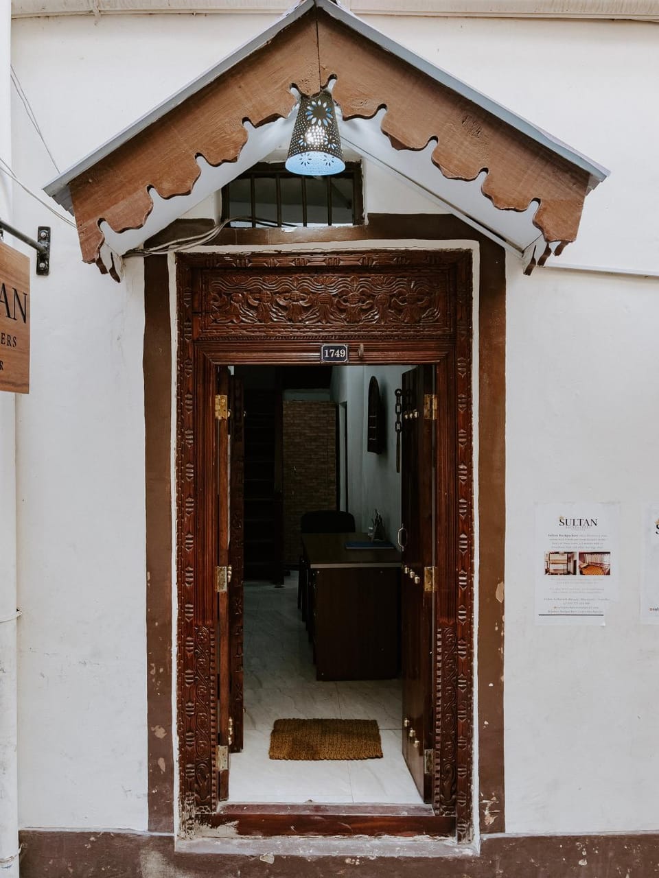 Facade/entrance