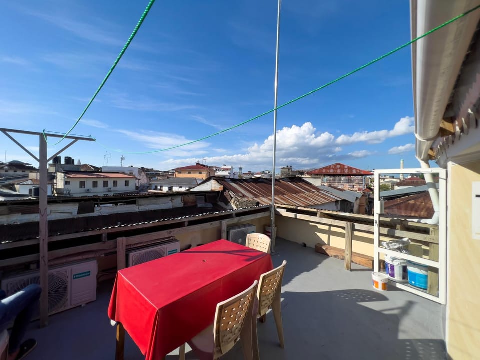 Day, View (from property/room), Balcony/Terrace, Dining area, City view