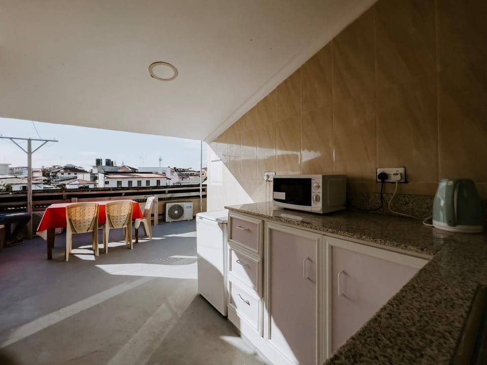 Patio, Balcony/Terrace, Kitchen or kitchenette, Kitchen or kitchenette, Dining area