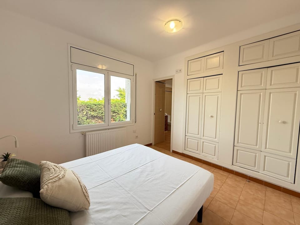 Bed, Bedroom, wardrobe
