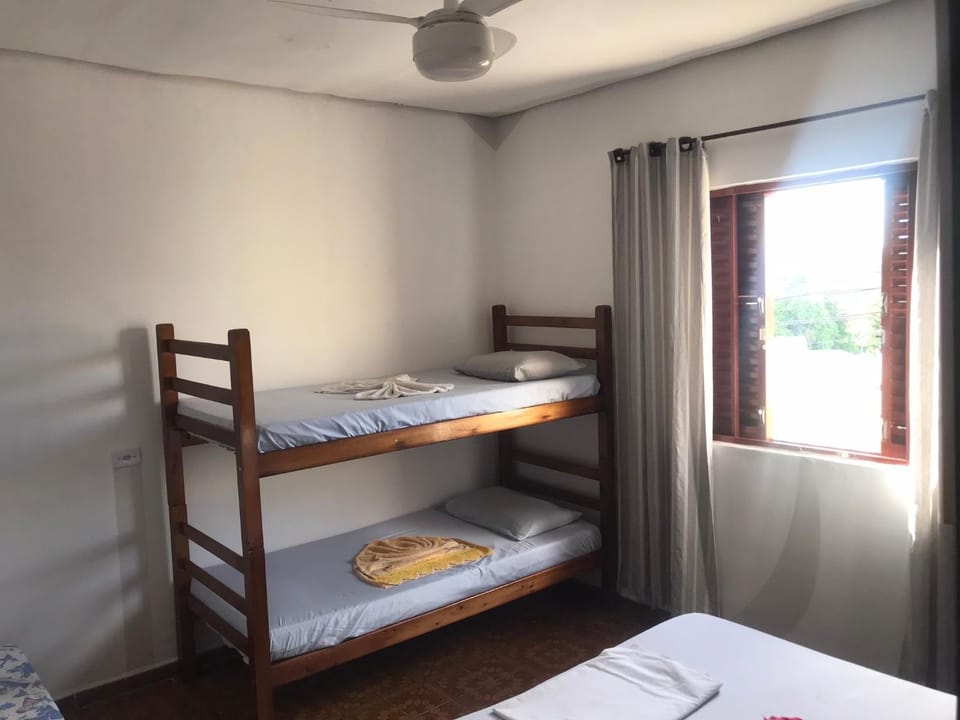 Bed, Photo of the whole room, bunk bed, towels
