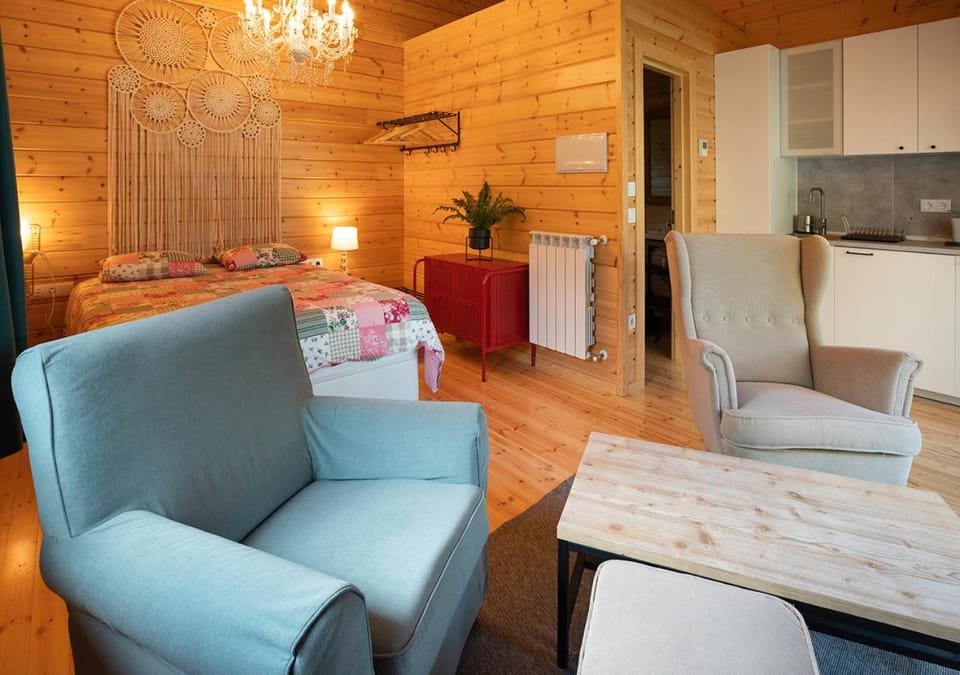 Bathroom, Living room, kitchen