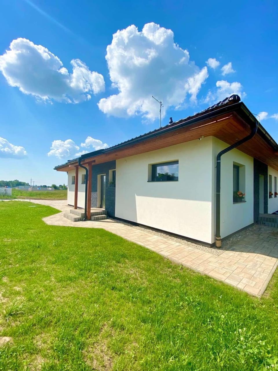Property building, Facade/entrance, Garden