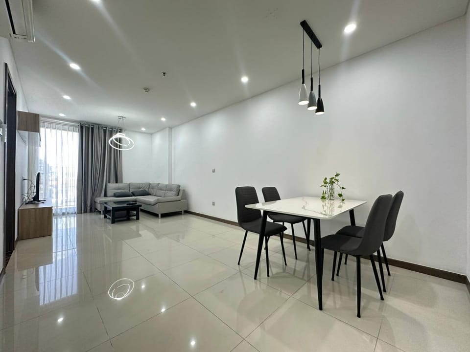 Living room, Photo of the whole room, Seating area, Dining area