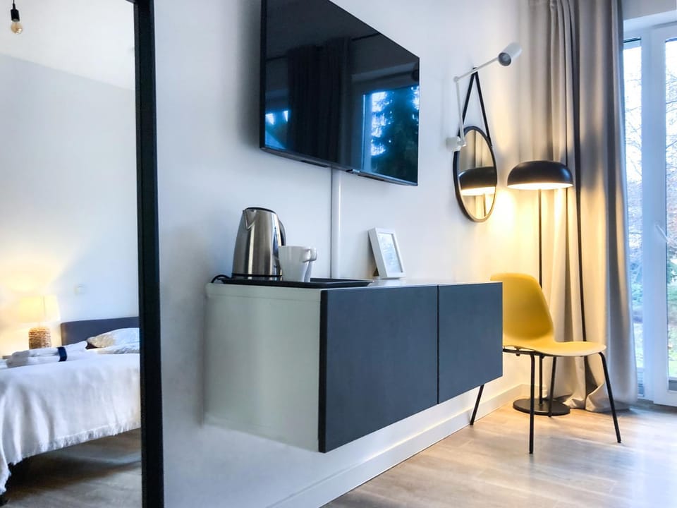 TV and multimedia, Photo of the whole room, hair dresser