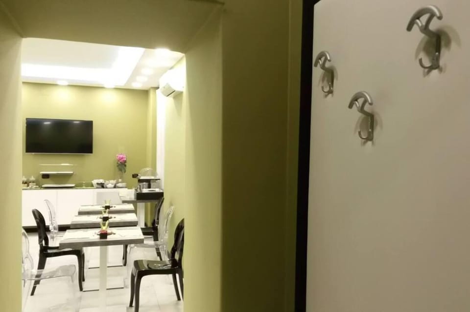 Breakfast, Breakfast, Continental breakfast, Continental breakfast, Buffet breakfast, Buffet breakfast, Italian breakfast, Italian breakfast, English/Irish breakfast, English/Irish breakfast, American breakfast, American breakfast