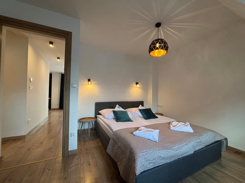 Bed, Photo of the whole room, Bedroom, towels, wardrobe