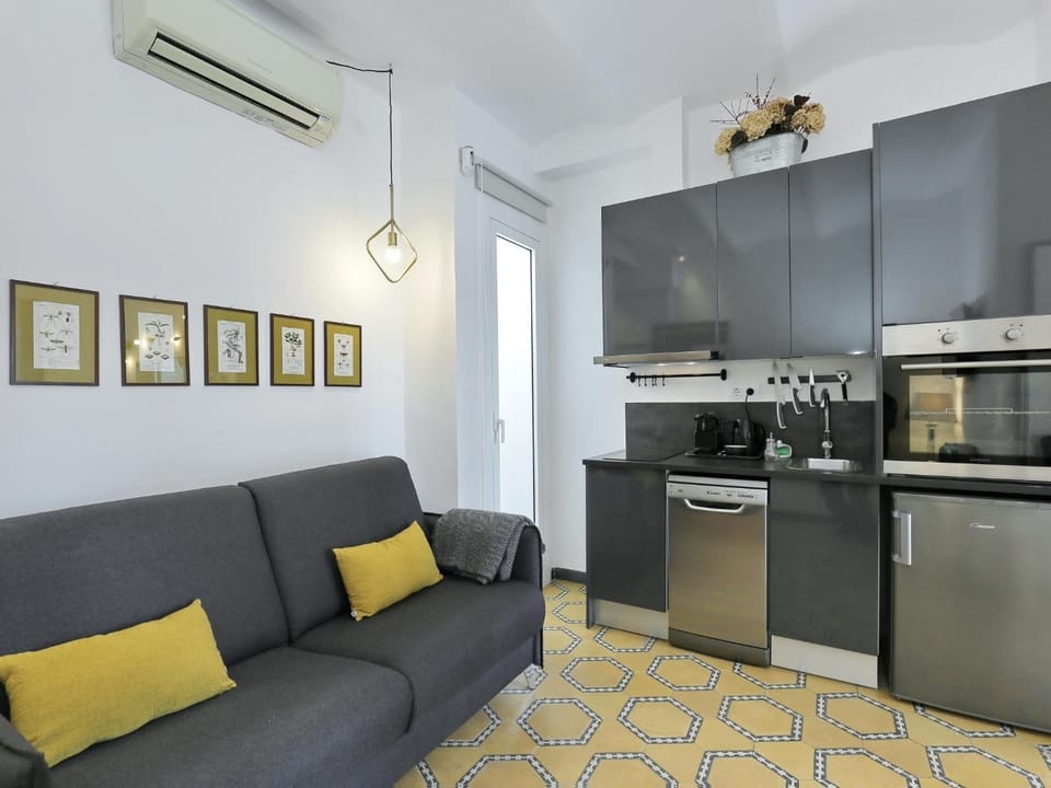 Kitchen or kitchenette, Living room, Seating area