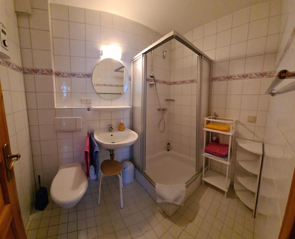 Schickebude-Steinhude-4-400m-zum-naechsten-oeffentlichen-Wasserzugang-5-Minuten-zur-Badeinsel-ruhige-Lage-mit-schoenem-Aussenbereich Apartment in Wunstorf