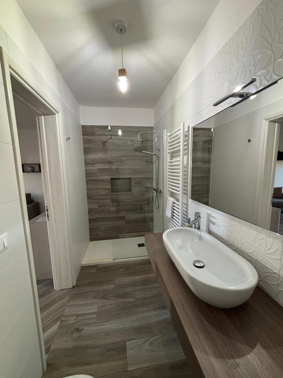 Shower, Toilet, Bathroom, towels