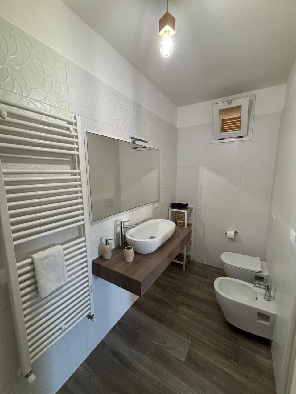 Toilet, Bathroom, bidet, towels