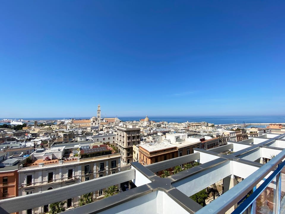 City view, Sea view