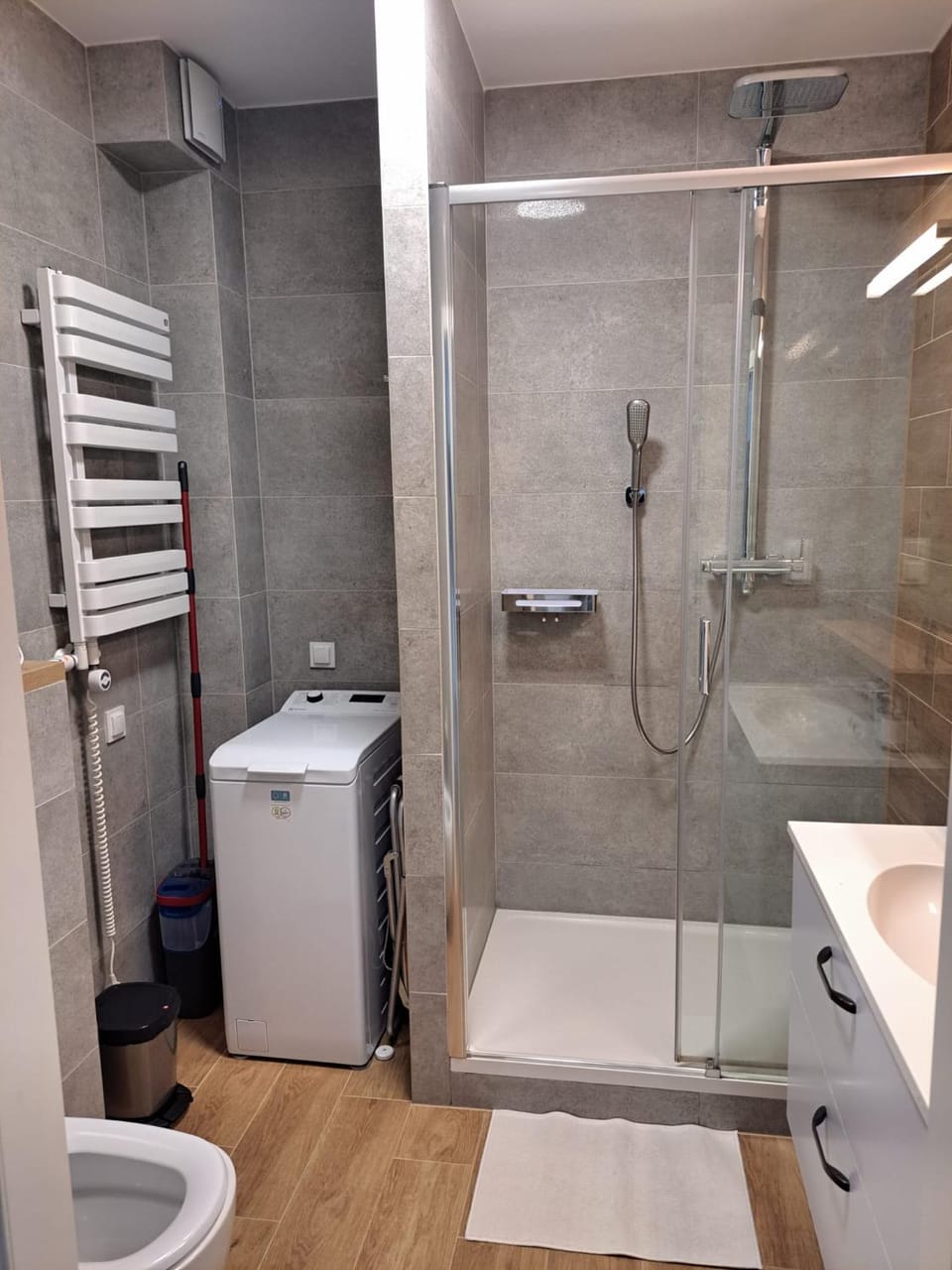 Shower, Bathroom, washing machine