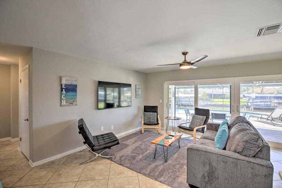 Boat & Fish: Waterfront Cape Coral Home w/ Pool House in Cape Coral