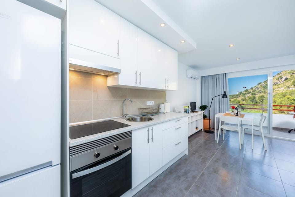 Kitchen or kitchenette, Living room