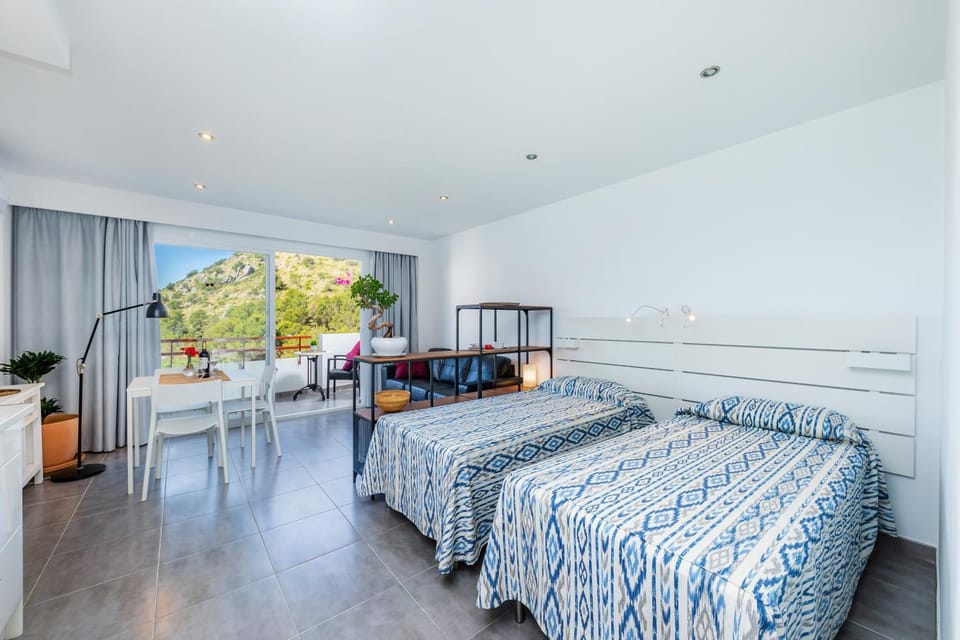 Property building, Living room, Bedroom