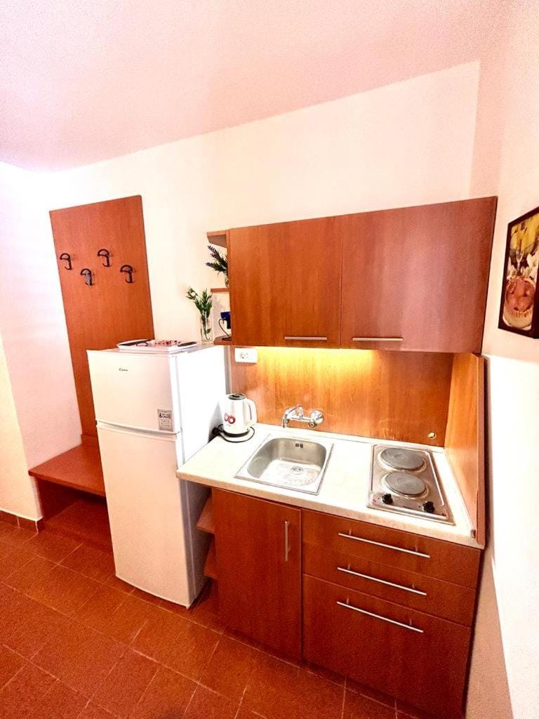 Kitchen or kitchenette, stove