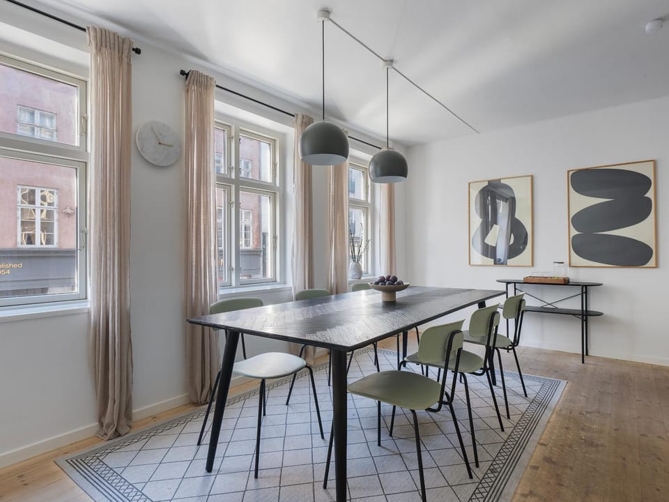 Restaurant/places to eat, kitchen