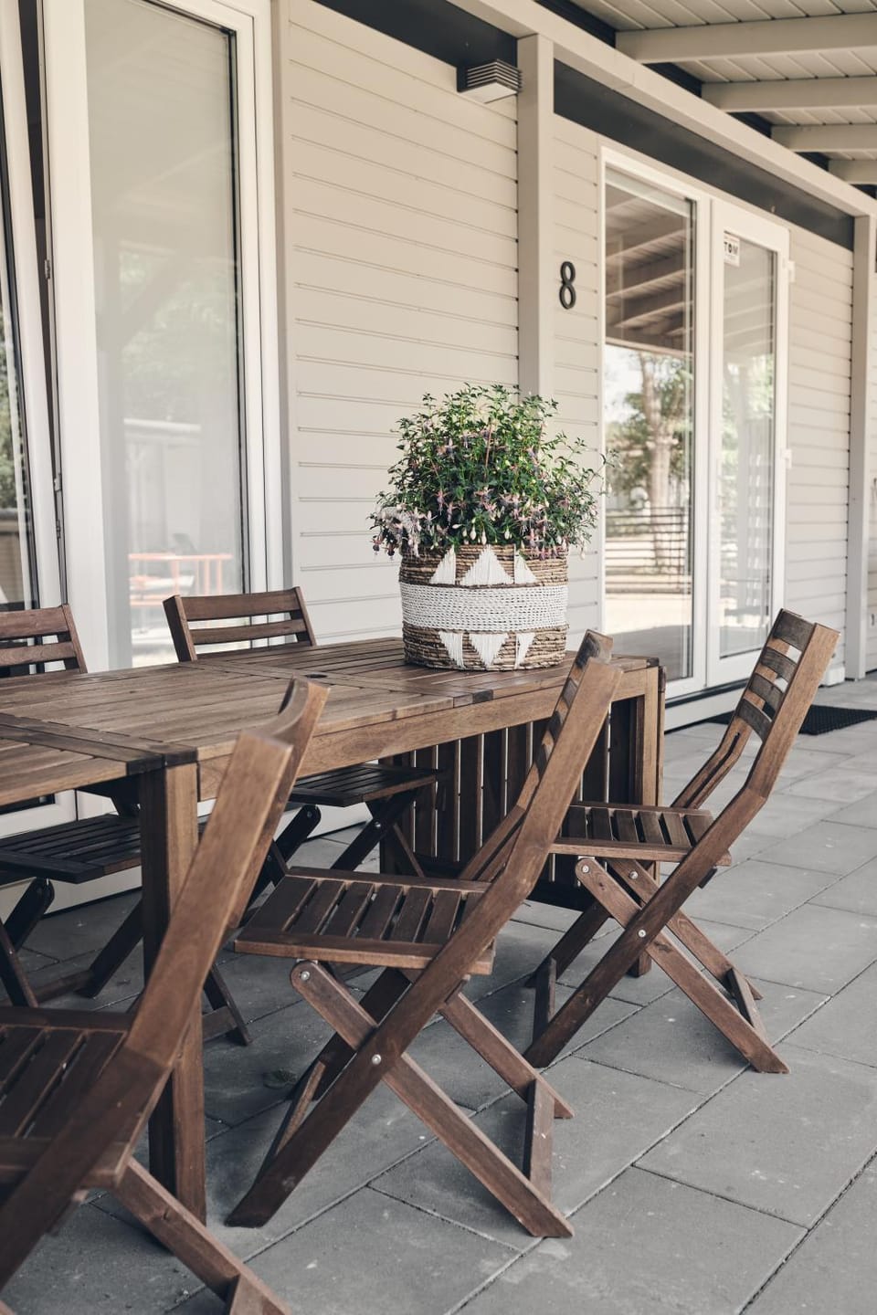 Property building, Patio, Day, Balcony/Terrace