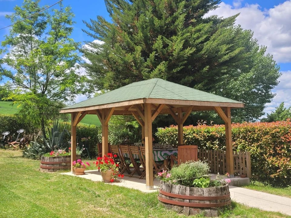 Ostra Villa - Sleeps 8 - Pool - Garden - Parking Villa in Umbria