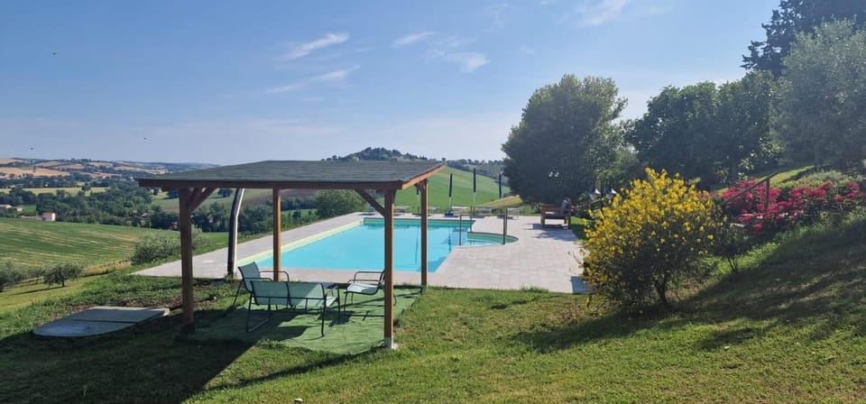 Ostra Villa - Sleeps 8 - Pool - Garden - Parking Villa in Umbria