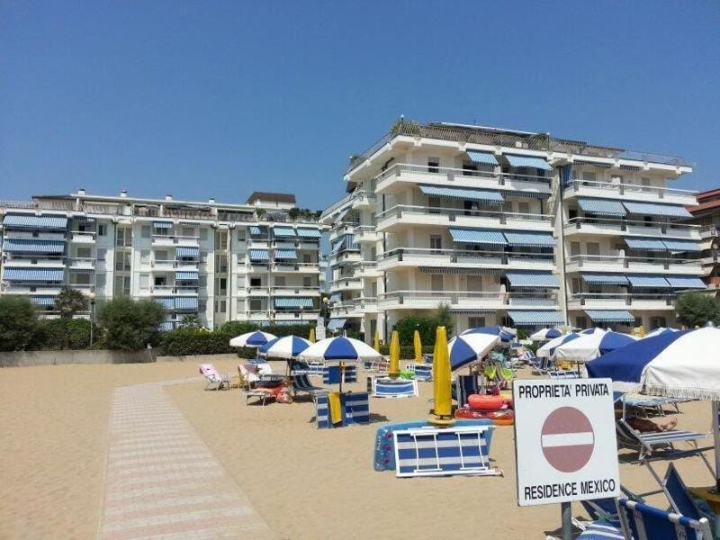 Residence Mexico Colla FRONTE MARE Apartment in Lido di Jesolo
