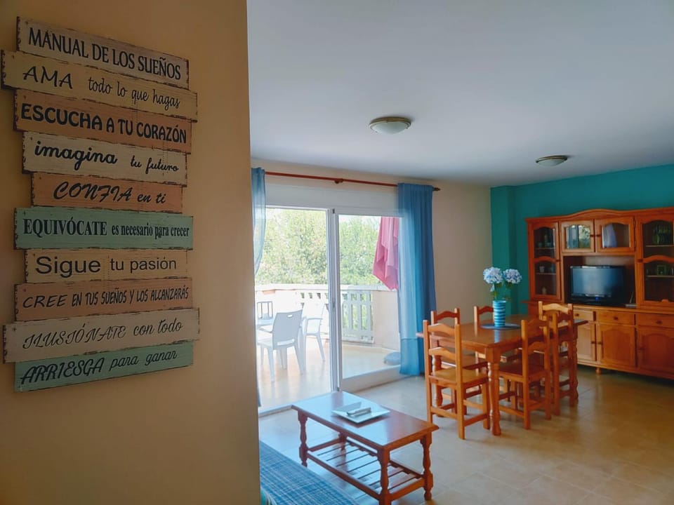 Apartamento con aire acondicionado primera línea mar Apartment in Spain