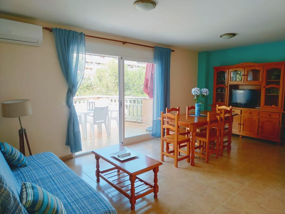 Apartamento con aire acondicionado primera línea mar Apartment in Spain